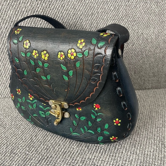 Structured Blue Leather Shoulder Bag with Floral Hand Painted Details Gold Hinge - Picture 3 of 16